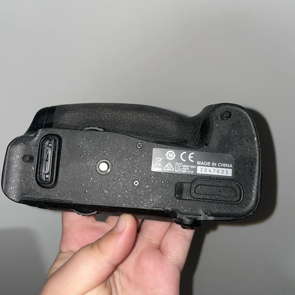Nikon MB-D16 Black Camera Battery Grip